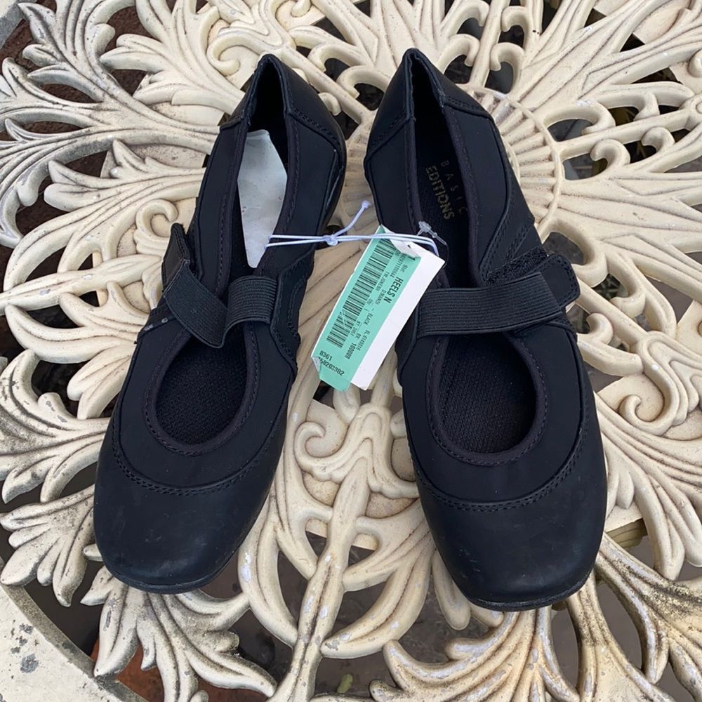 Basic Editions shoes sz. 7 NWT